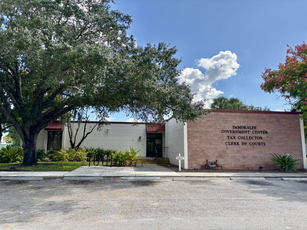 The Clerk of Courts and Comptroller’s Immokalee Satellite Office Now Offering U.S. Passport Photo Services